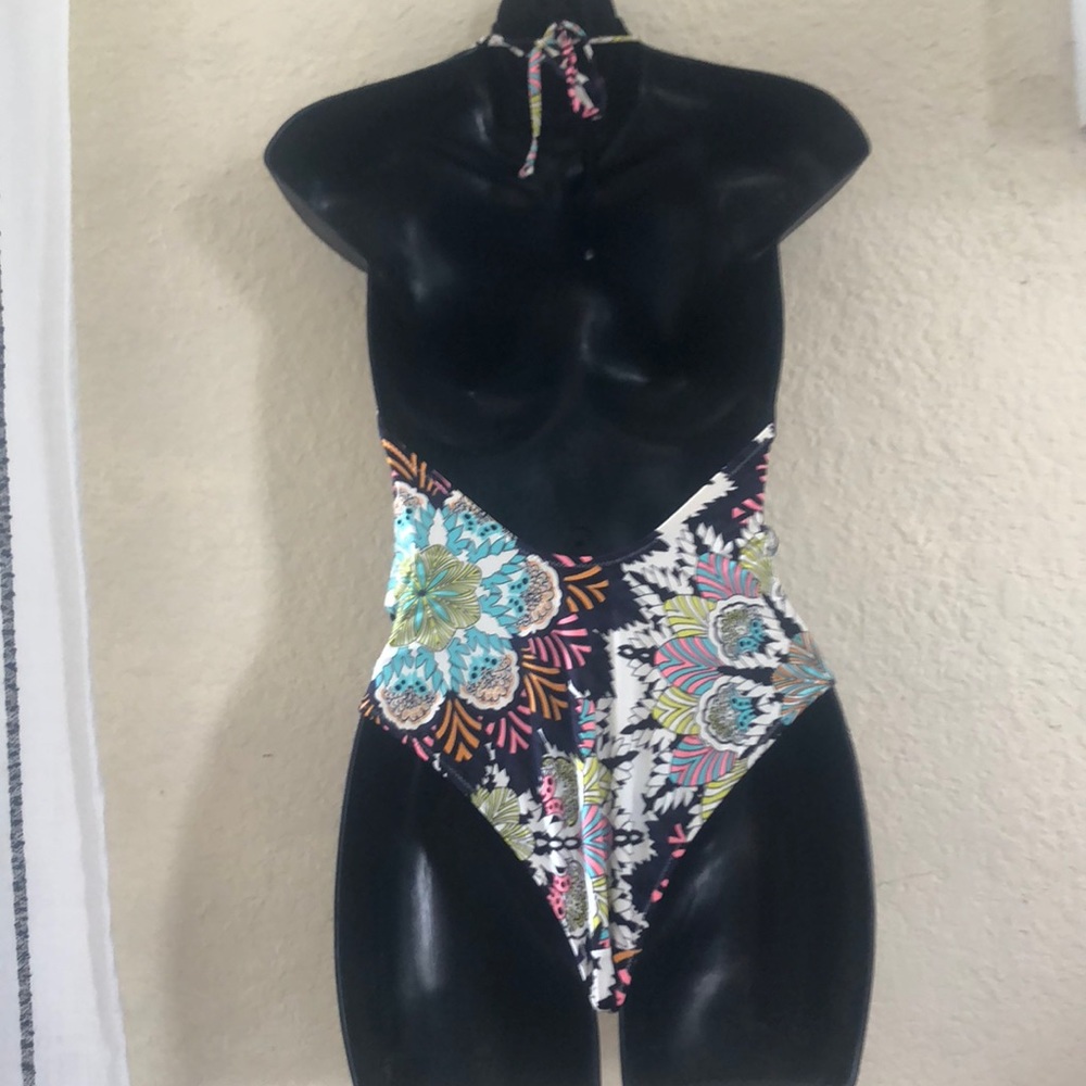 One piece swimsuit H&M size 6 - Picture 3 of 3